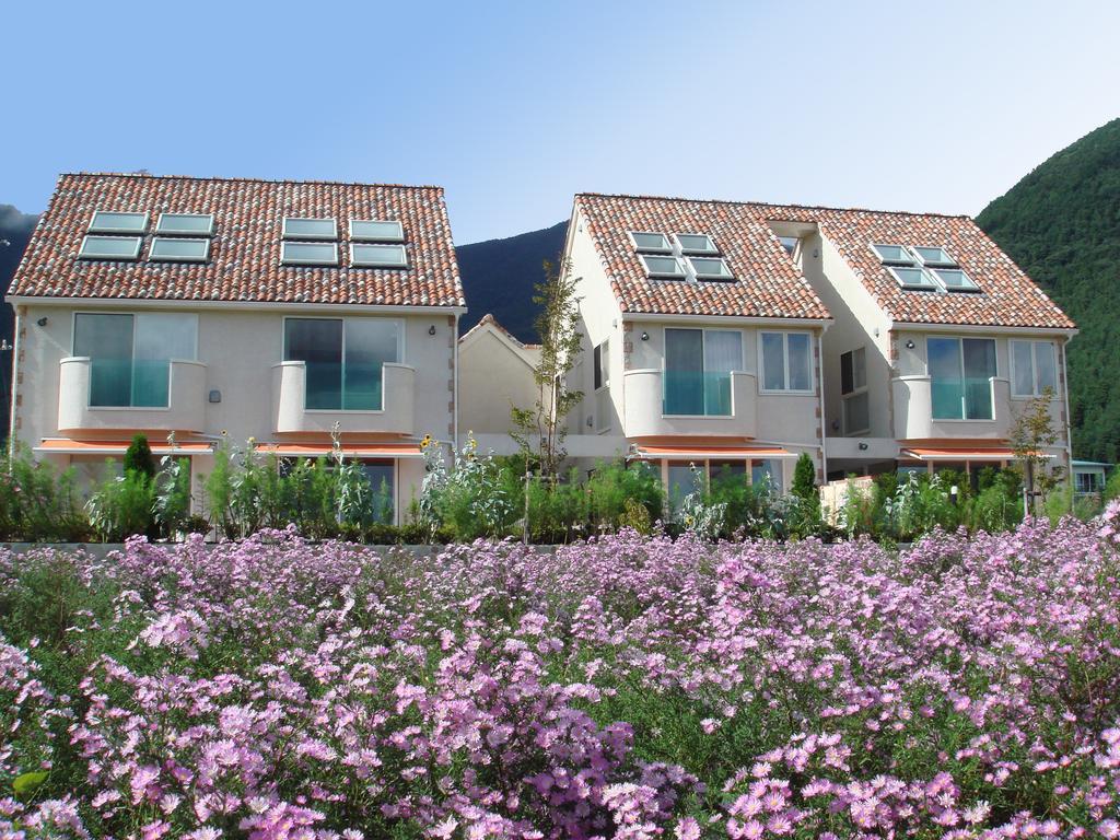 Kawaguchiko Urban Resort Villa Fujikawaguchiko Exterior foto